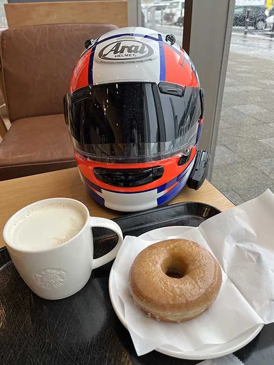 ラテとふわふわドーナツ