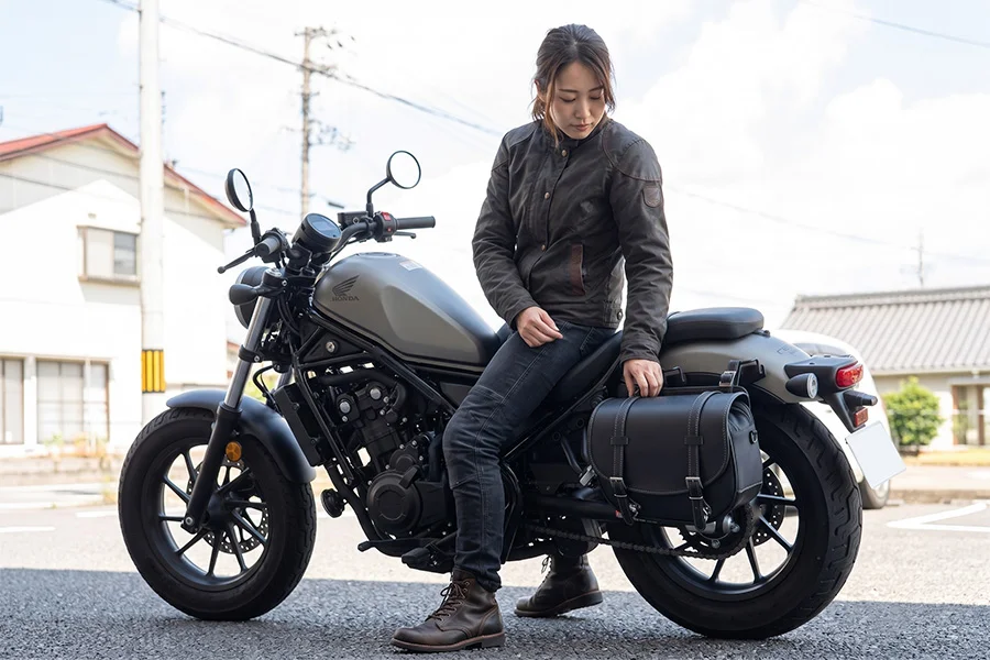 アメリカンにも似合うサイドバッグ