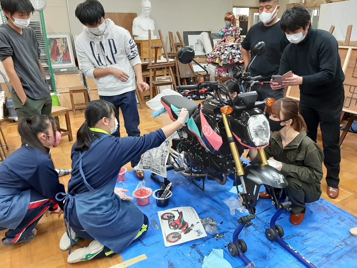 バイク色塗り風景